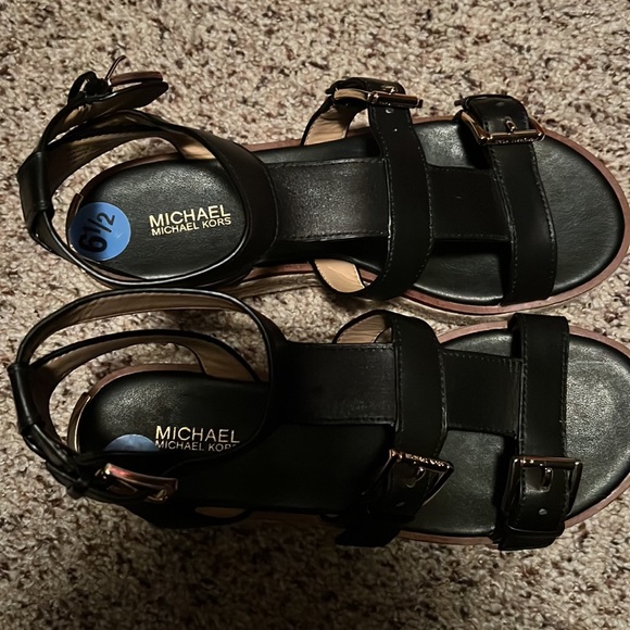 Michael Michael kors black sandals, new , never worn very beautiful sandals. - Picture 5 of 5